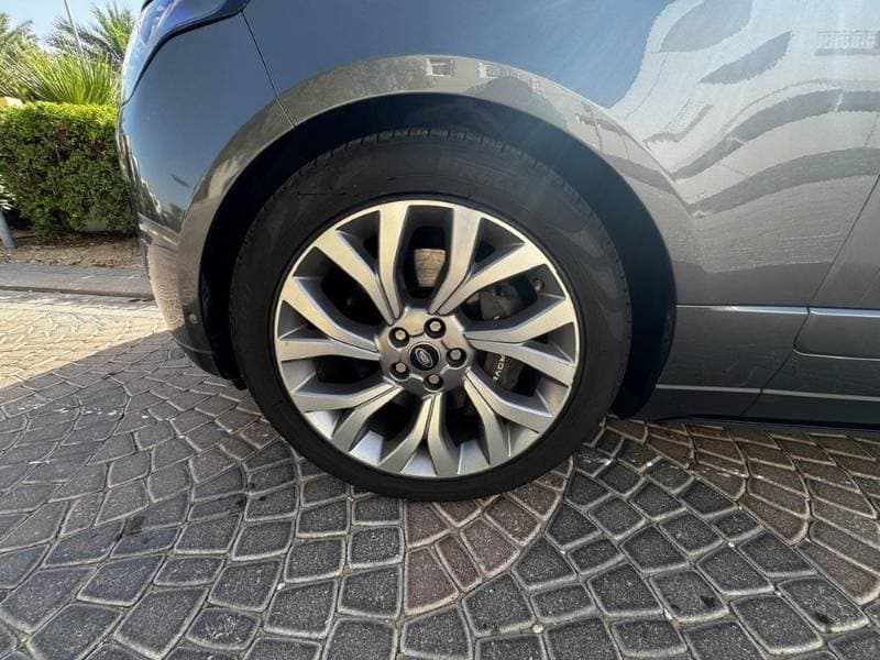 2019 Land Rover Range Rover thumbnail 3