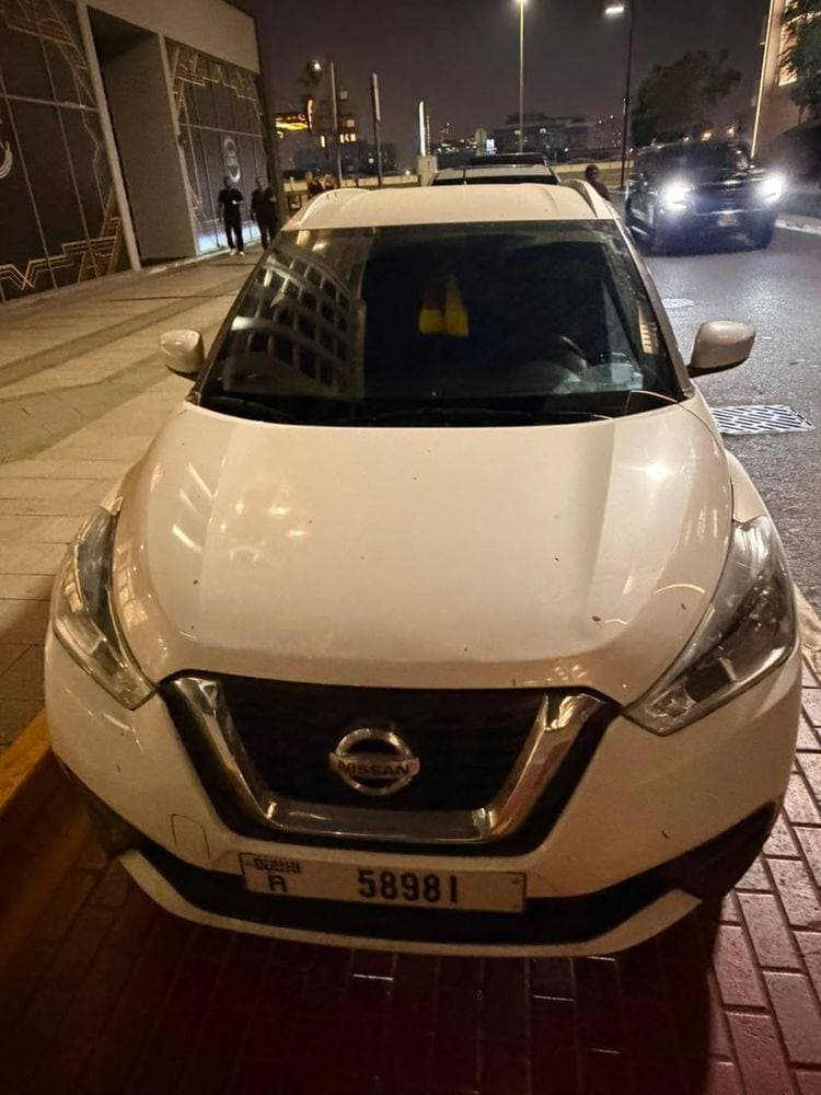 2020 Nissan Kicks thumbnail 3
