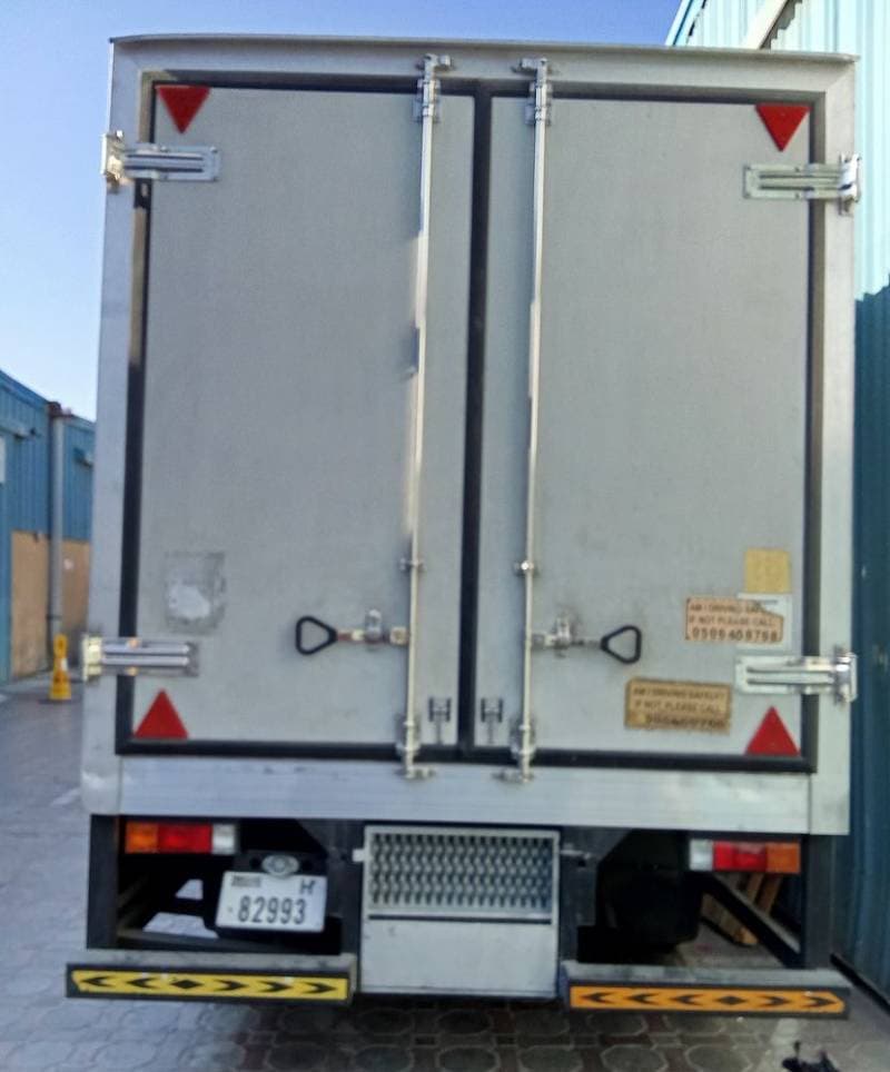 2021 Mitsubishi Canter thumbnail 2