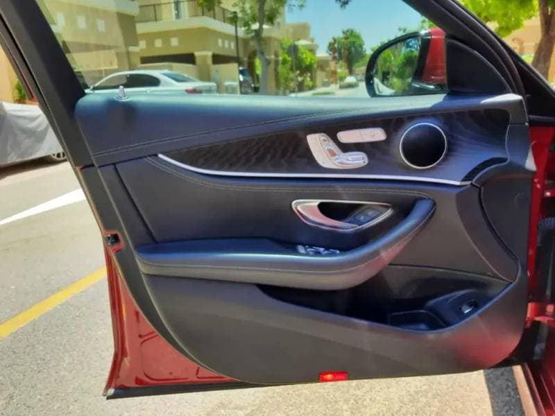 2019 Mercedes-Benz E-Class Saloon thumbnail 10