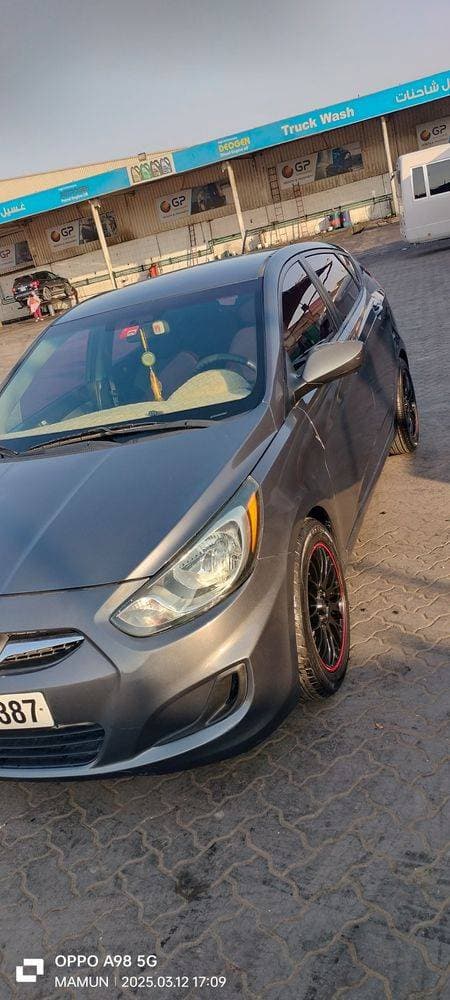 2012 Hyundai Accent thumbnail 5