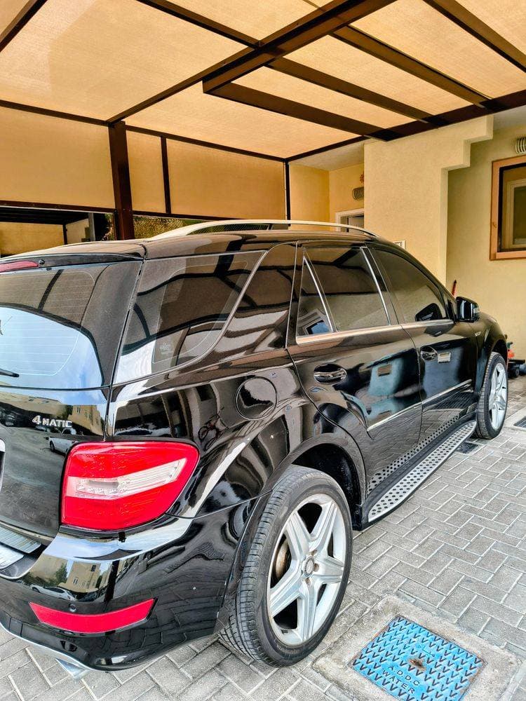 2011 Mercedes-Benz ML350 thumbnail 3