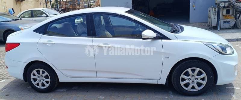 2013 Hyundai Accent thumbnail 2