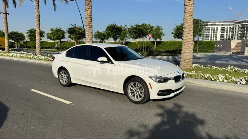 2017 BMW 3 Series Sedan thumbnail 2