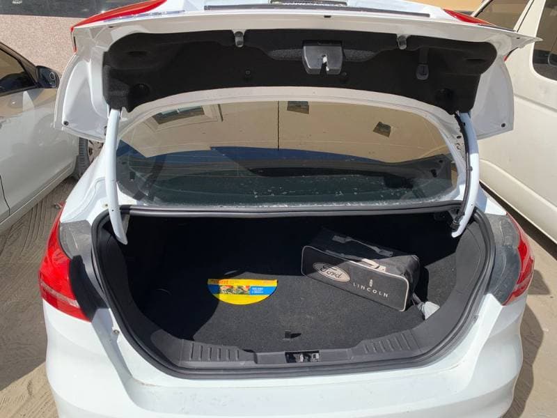 2017 Ford Focus thumbnail 5