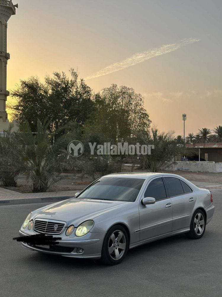 2003 Mercedes-Benz E-Class Saloon thumbnail 4