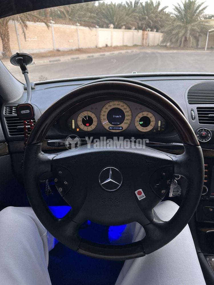 2003 Mercedes-Benz E-Class Saloon thumbnail 2