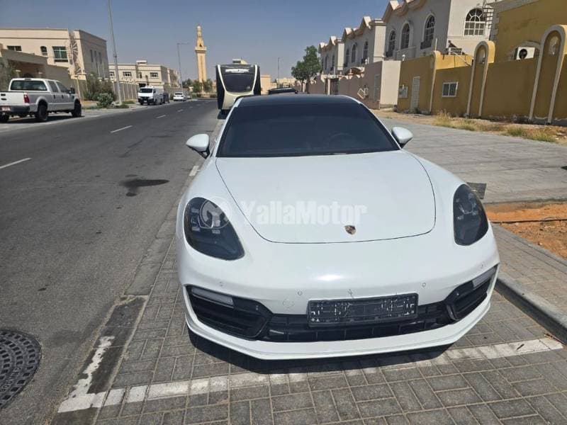 2018 Porsche Panamera