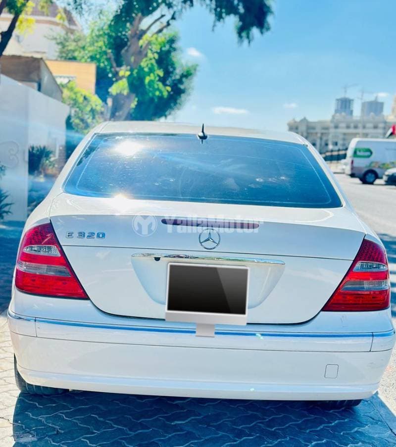 2004 Mercedes-Benz E320 thumbnail 4