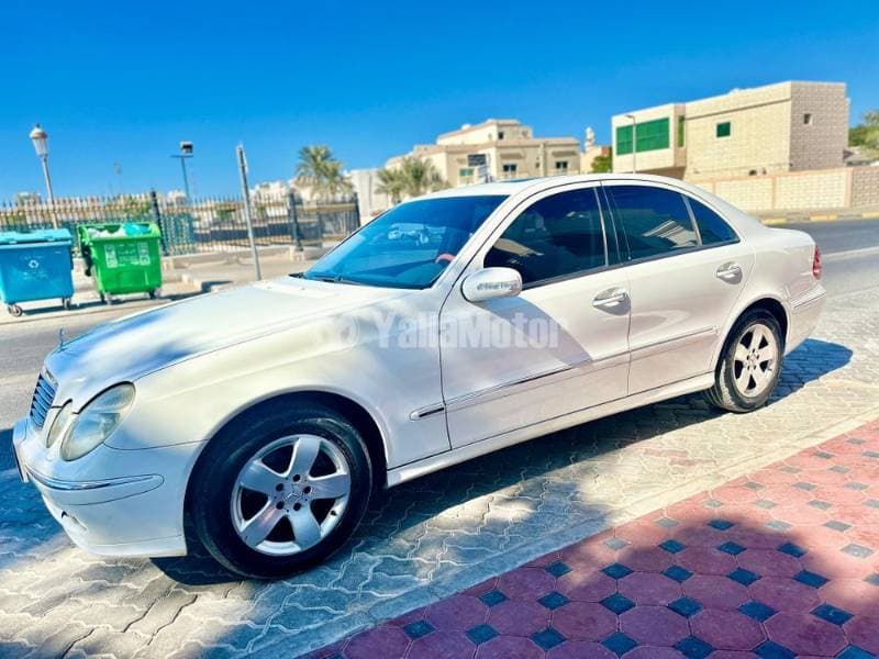 2004 Mercedes-Benz E320 thumbnail 2