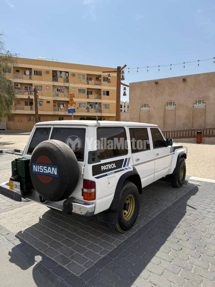 1993 Nissan Patrol thumbnail 4