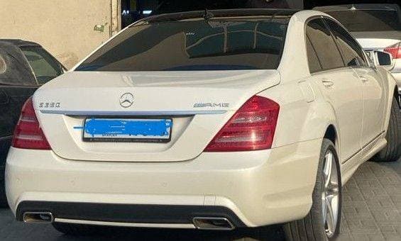 2011 Mercedes-Benz 300/350/380 thumbnail 2