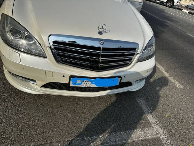 2011 Mercedes-Benz 300/350/380 thumbnail 3