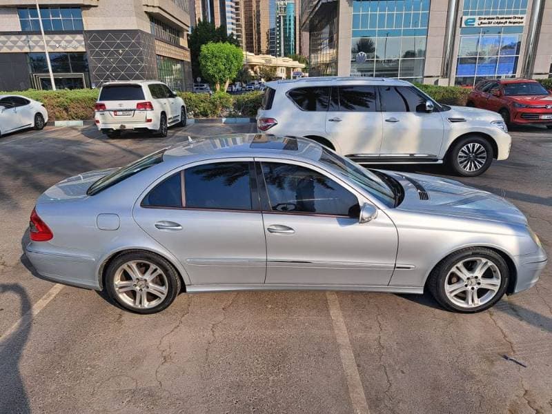 2008 Mercedes-Benz 300/350/380 thumbnail 2