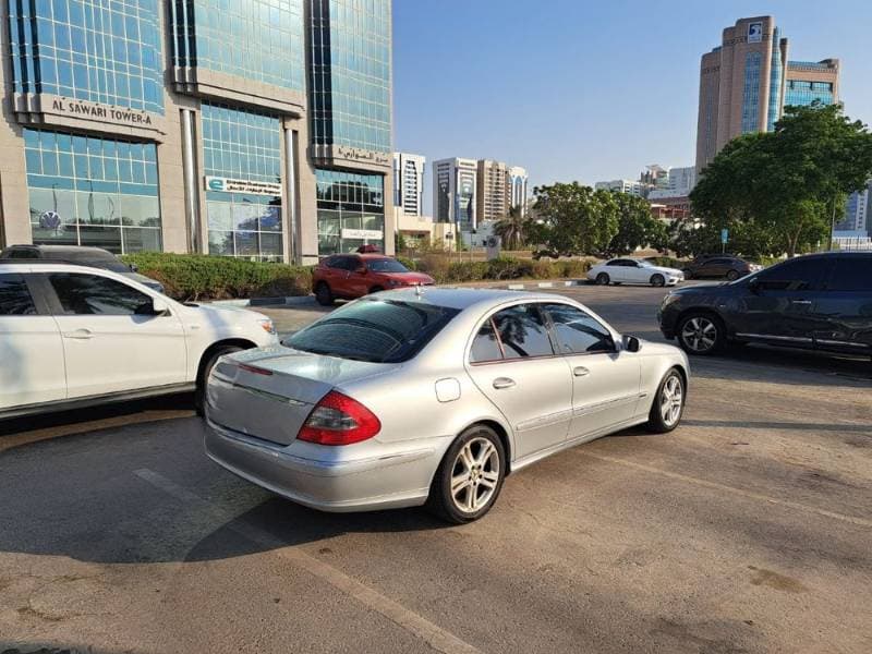 2008 Mercedes-Benz 300/350/380 thumbnail 4