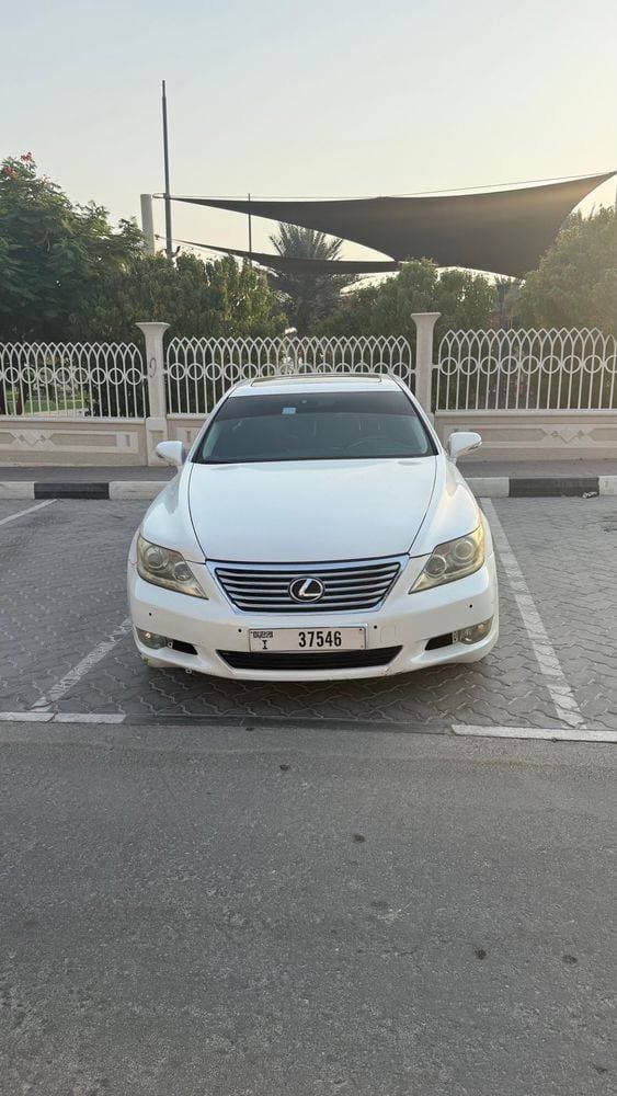 2010 Lexus LS460 thumbnail 2