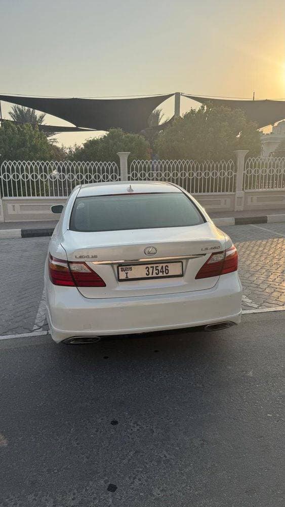2010 Lexus LS460 thumbnail 3