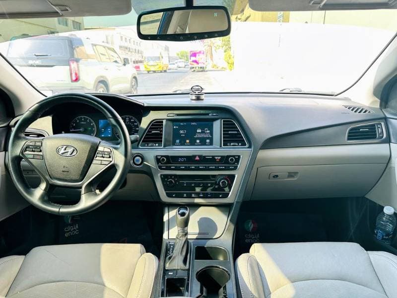 2017 Hyundai Sonata thumbnail 4