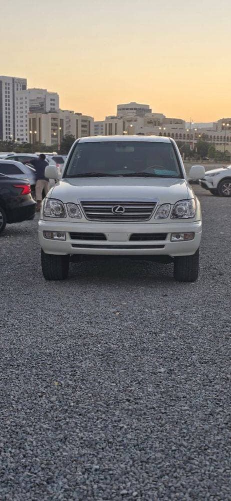 2004 Lexus LX