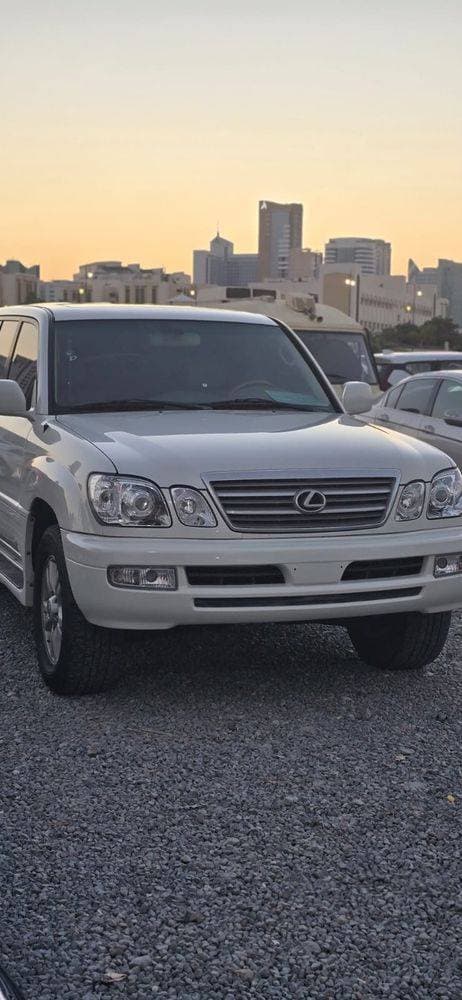 2004 Lexus LX thumbnail 2