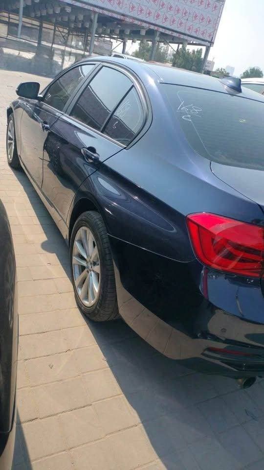2017 BMW 3 Series Sedan thumbnail 4