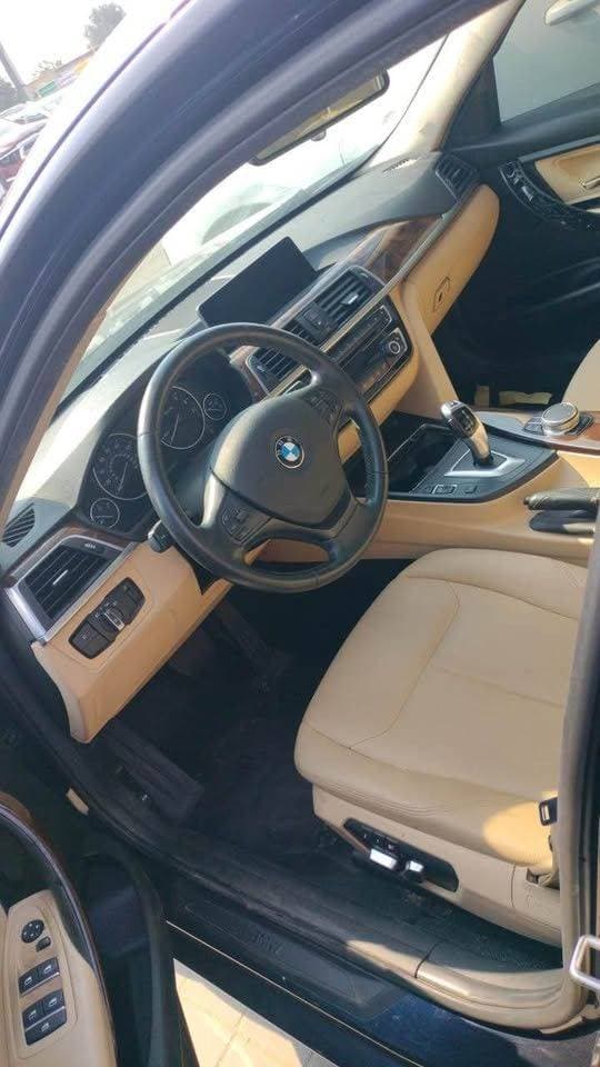 2017 BMW 3 Series Sedan thumbnail 8