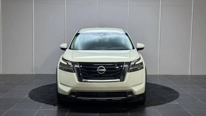 2022 Nissan Pathfinder thumbnail 2