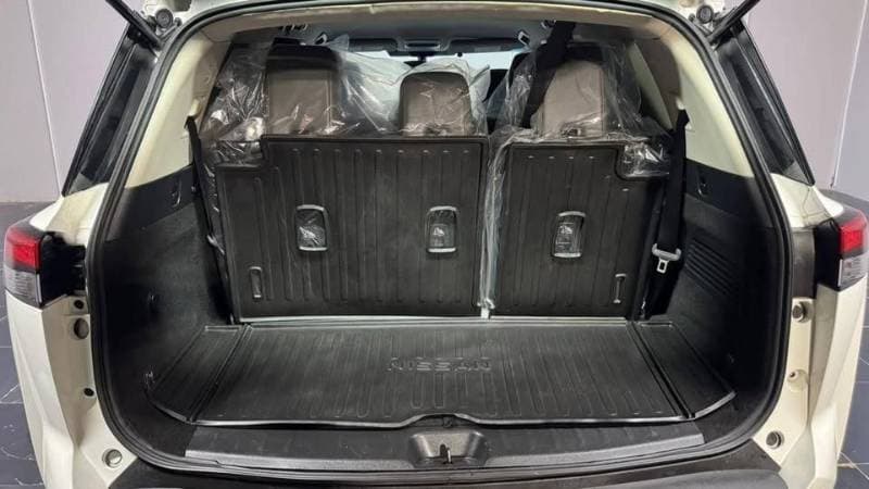 2022 Nissan Pathfinder thumbnail 5