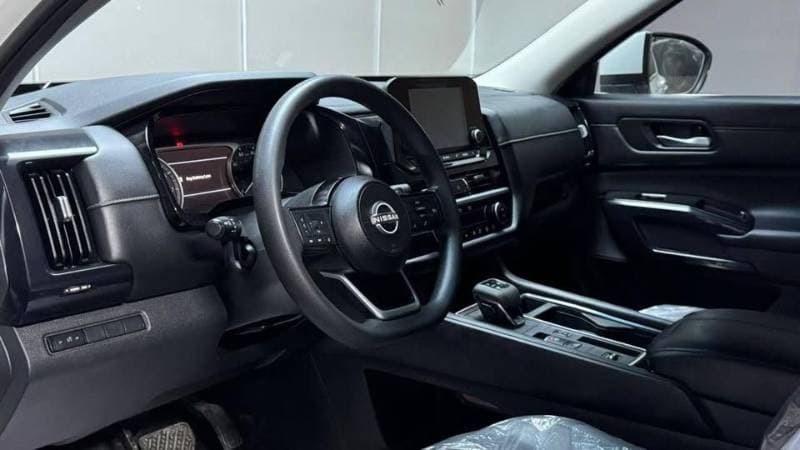 2022 Nissan Pathfinder thumbnail 6