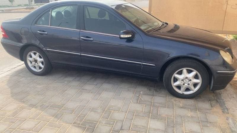 2002 Mercedes-Benz C-Class thumbnail 2