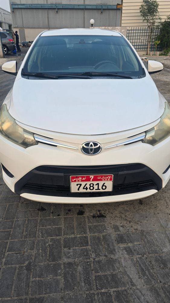 2017 Toyota Yaris Sedan thumbnail 4