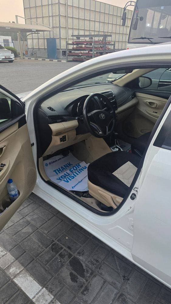 2017 Toyota Yaris Sedan thumbnail 2