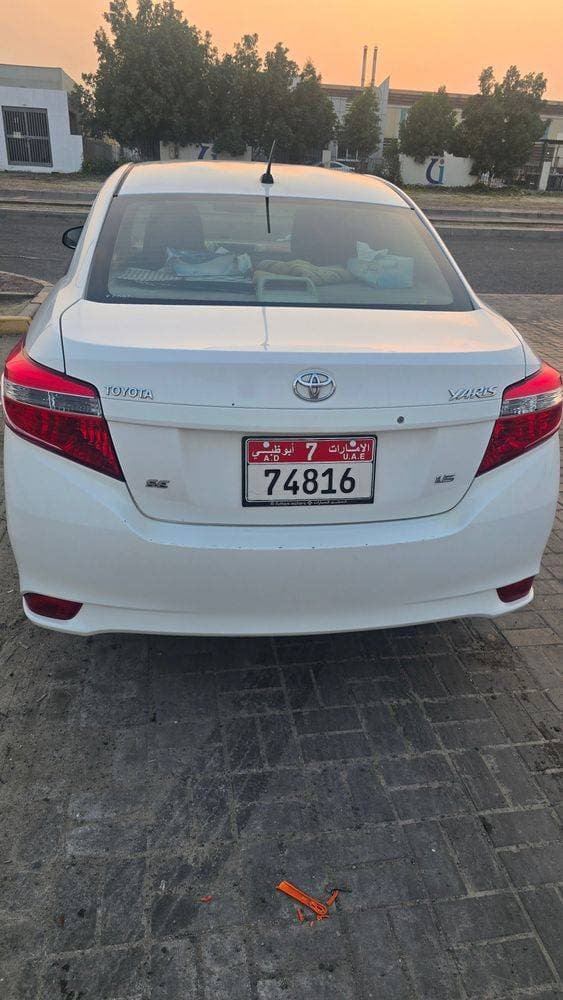 2017 Toyota Yaris Sedan thumbnail 5