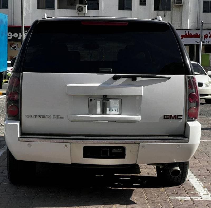 2013 GMC Yukon XL thumbnail 2