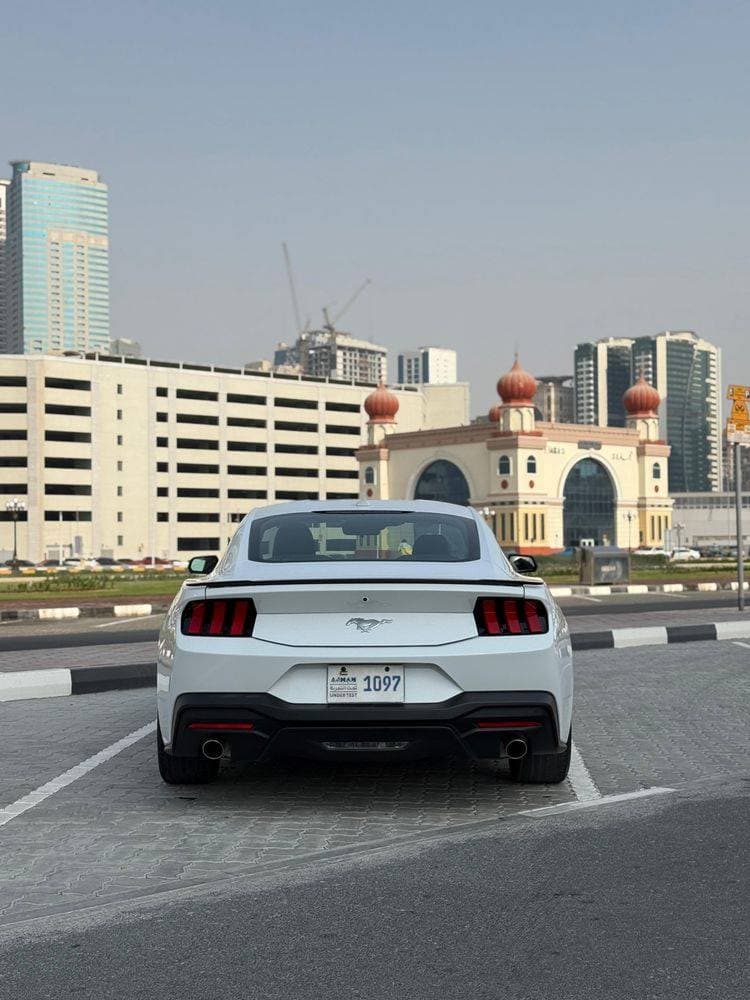 2024 Ford Mustang thumbnail 2