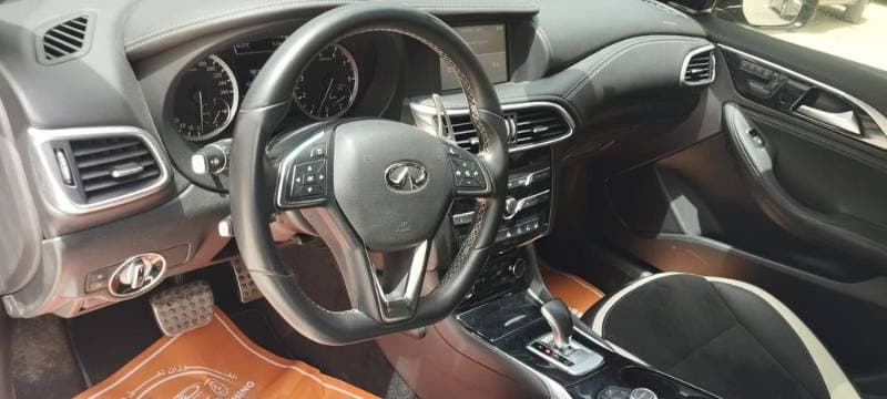 2017 Infiniti Q30 thumbnail 5