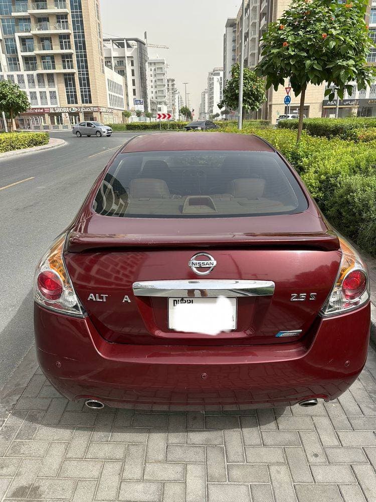 2012 Nissan Altima thumbnail 3