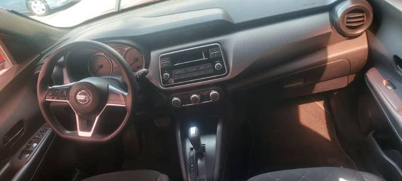 2019 Nissan Kicks thumbnail 2