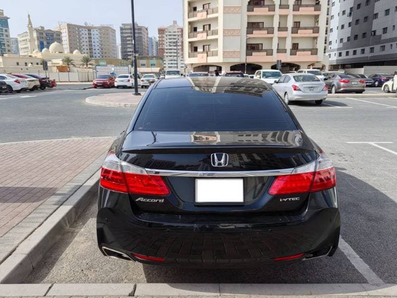 2015 Honda Accord thumbnail 4