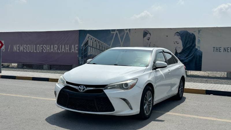 2015 Toyota Camry thumbnail 3