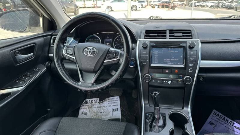 2015 Toyota Camry thumbnail 6