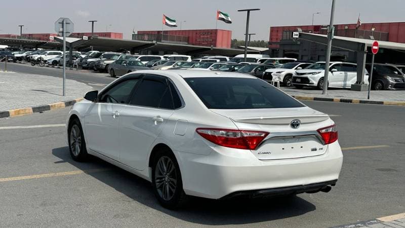 2015 Toyota Camry thumbnail 7