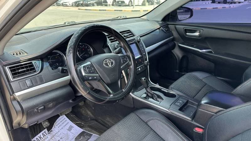 2015 Toyota Camry thumbnail 10