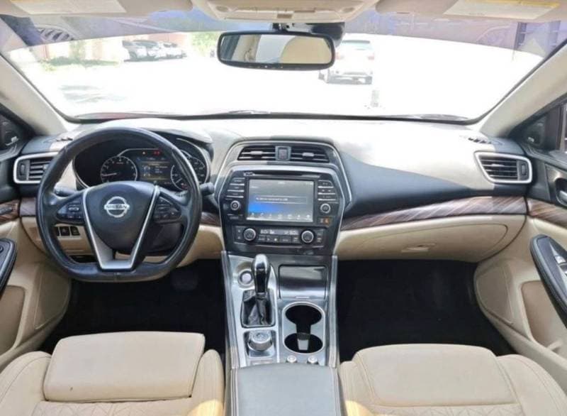2017 Nissan Maxima thumbnail 4