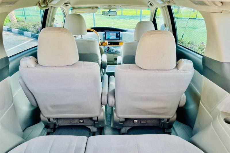 2010 Toyota Previa thumbnail 4
