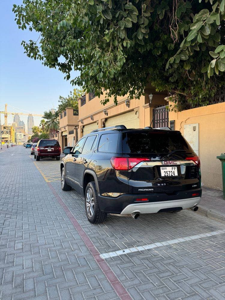 2019 GMC Acadia thumbnail 2