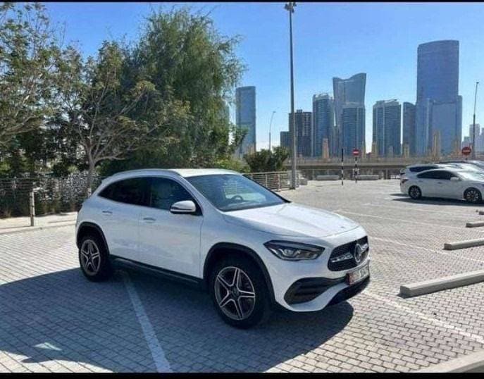 2021 Mercedes-Benz GLA thumbnail 2