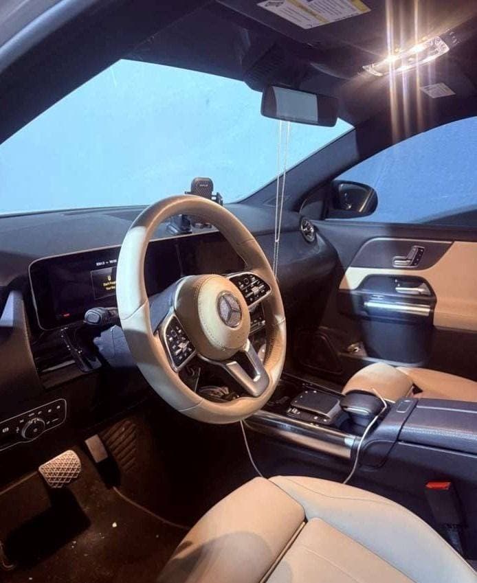 2021 Mercedes-Benz GLA thumbnail 4