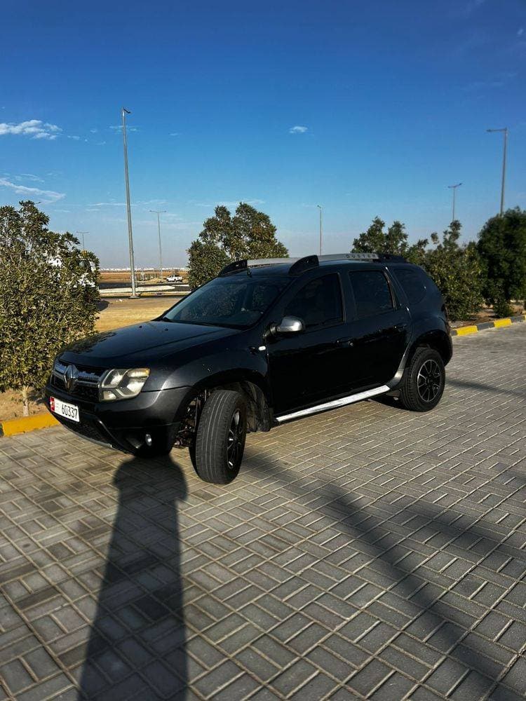2016 Renault Duster thumbnail 3