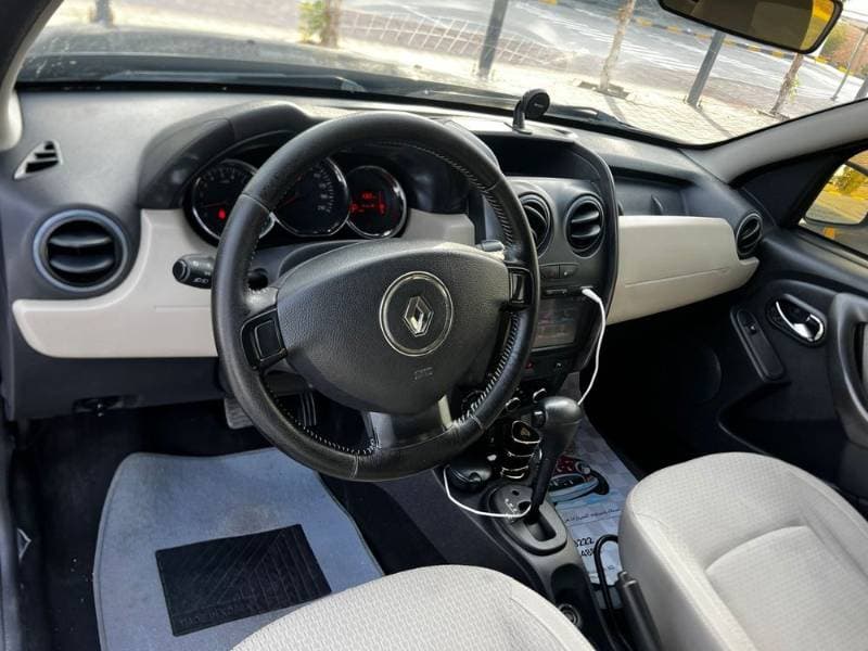 2016 Renault Duster thumbnail 4